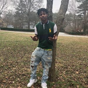 Meet your Posher, Alexis